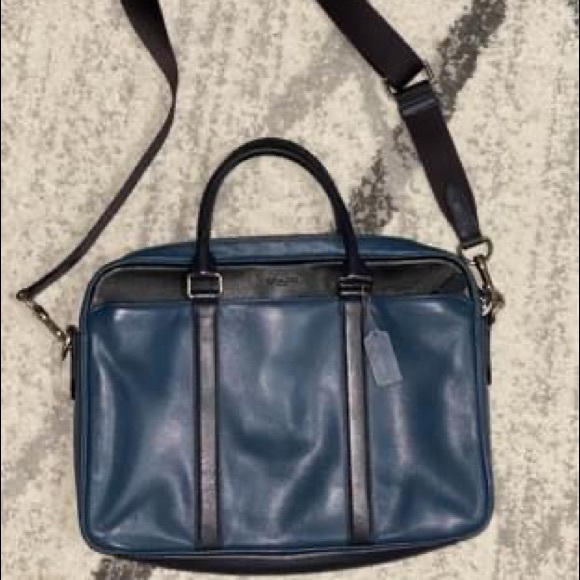 Coach laptop bag, some wear and tear but still in great condition - Picture 2 of 4